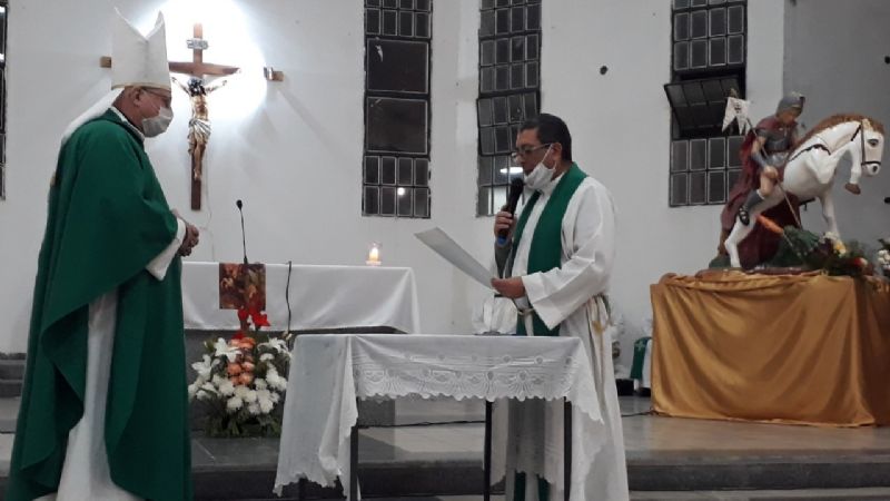 La comunidad de San Jorge recibió a su nuevo párroco