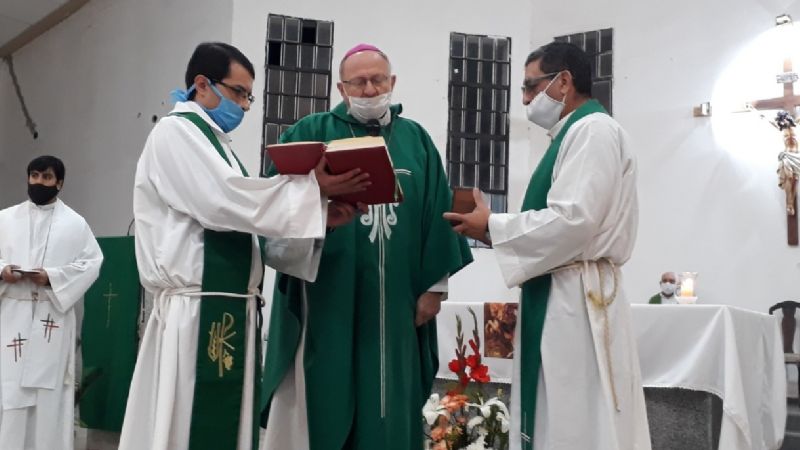 La comunidad de San Jorge recibió a su nuevo párroco