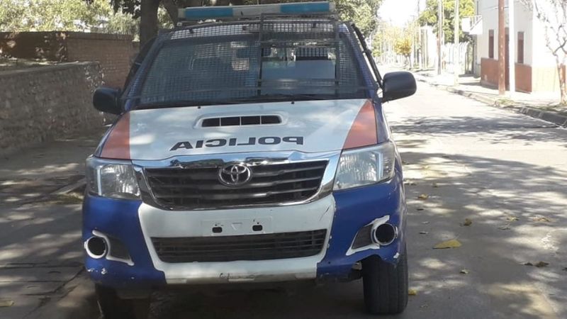 Joven hospitalizado tras chocar con su moto contra un caballo