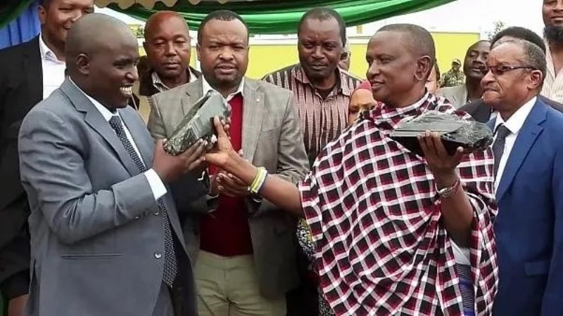 Minero, padre de 30 hijos; millonario con dos piedras