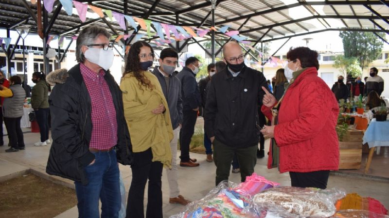 Con una muy buena aceptación del público comenzó la “Feria Unida”