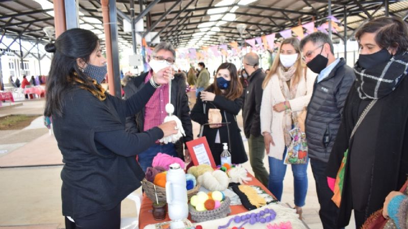Con una muy buena aceptación del público comenzó la “Feria Unida”