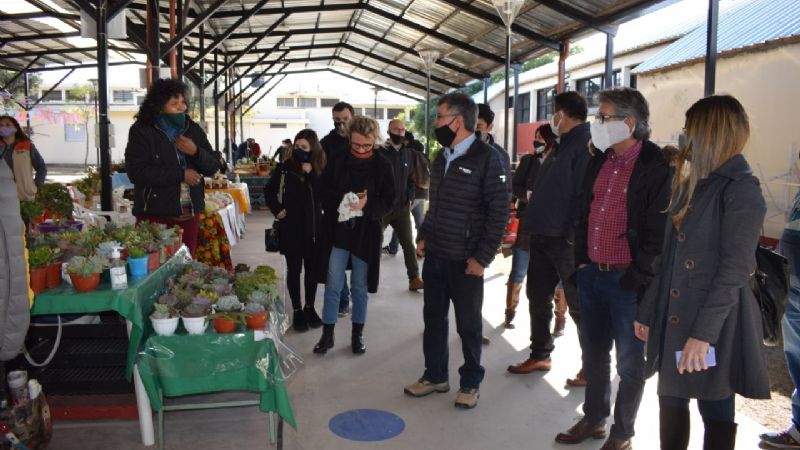 Con una muy buena aceptación del público comenzó la “Feria Unida”