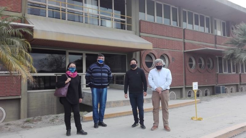 Reunión entre la UNCA, el municipio de Tapso y Loma Negra