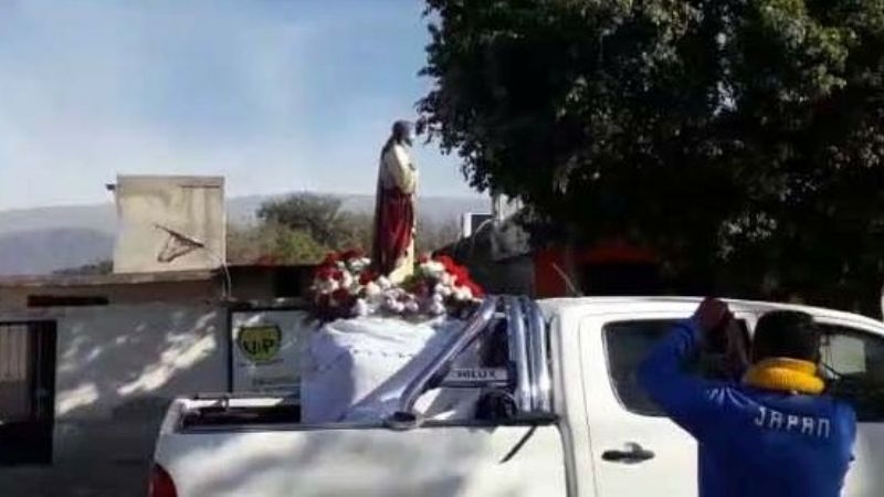 Celebraron al Sagrado Corazón de Jesús con una caravana, procesión y Eucaristía