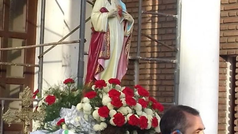 Celebraron al Sagrado Corazón de Jesús con una caravana, procesión y Eucaristía