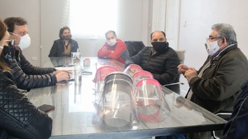 Plásticos donaron máscaras sanitarias a la Municipalidad