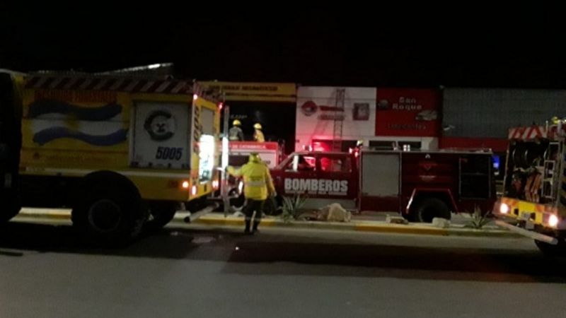 Incendio en un lubricentro de avenida Presidente Castillo