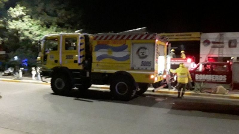 Incendio en un lubricentro de avenida Presidente Castillo