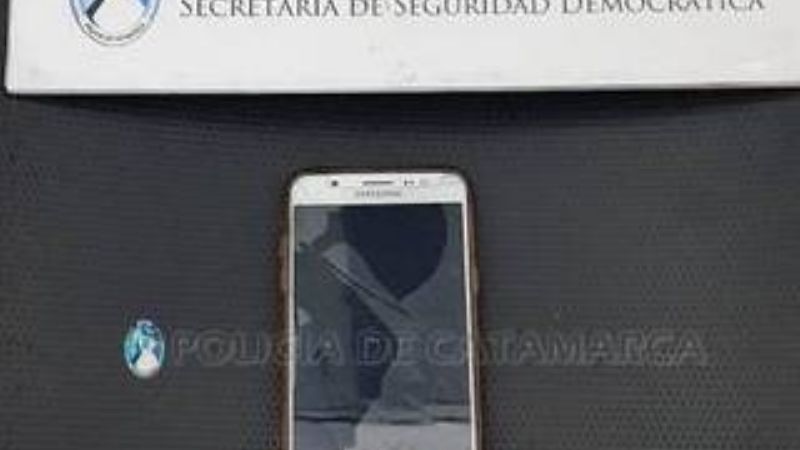 Aprehenden a un joven por el robo de un celular en un local