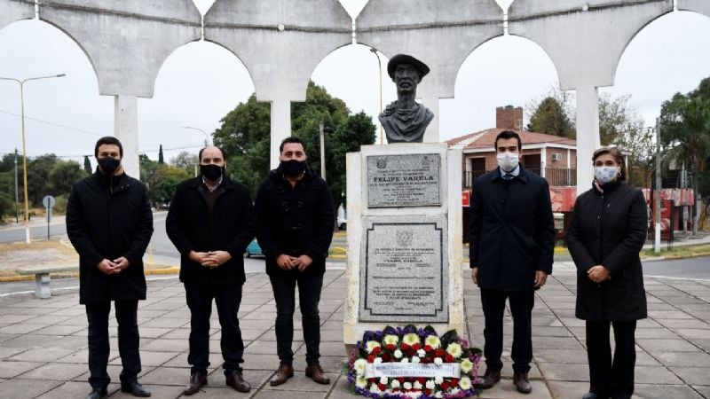 Autoridades municipales homenajearon a Felipe Varela