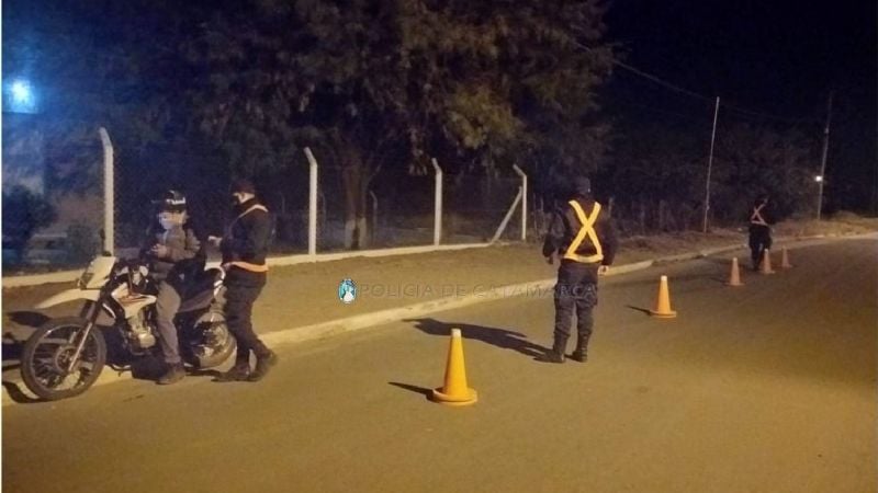 Secuestran 12 vehículos y aprehenden a dos jóvenes con una moto robada