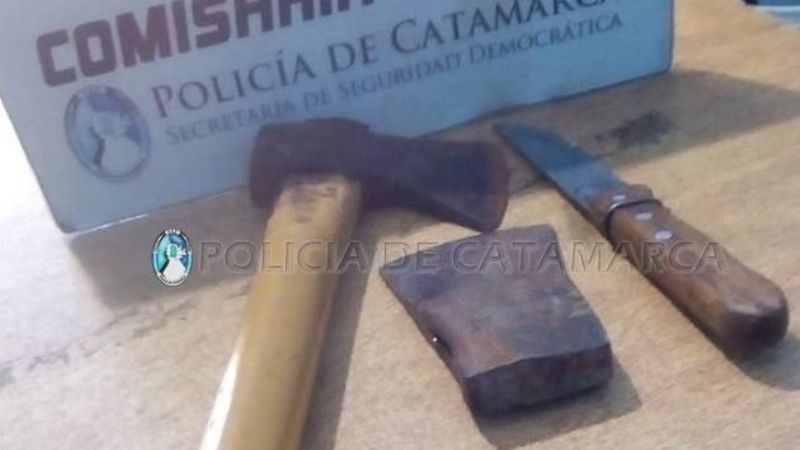 Con un hacha y una cuchilla intentó agredir a una mujer