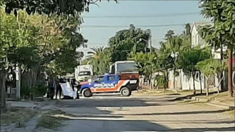 Encontraron a un hombre sin vida en la vía pública