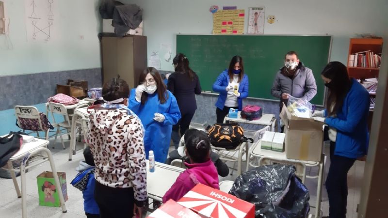 Alumnos del último año de escuelas de período especial volvieron a las aulas