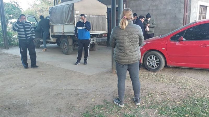 Les cerraron las puertas a los empleados que reclaman una deuda salarial