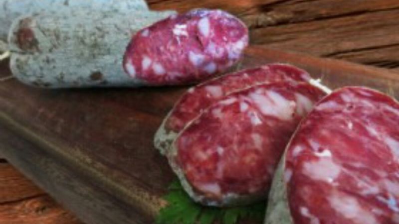 Prohíben la comercialización de dos marcas de harina y un salame