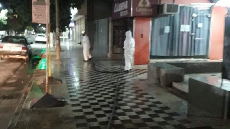 Bomberos desinfectan el centro de Recreo