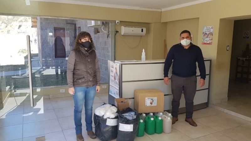 Entrega de insumos al Hospital de Aconquija