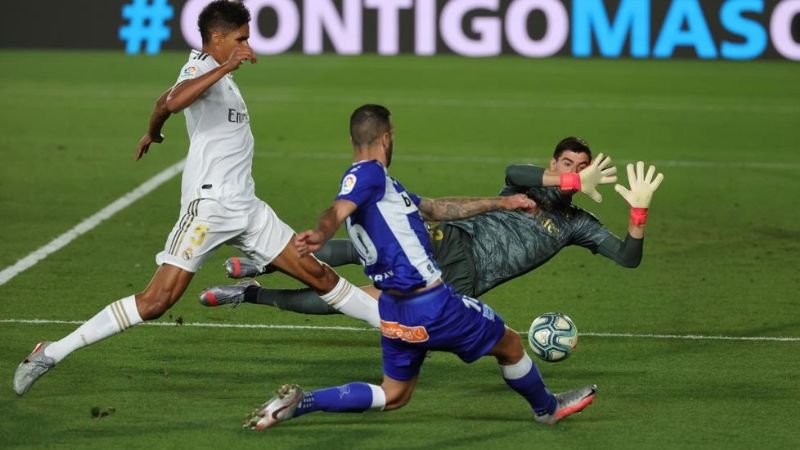 Tercer partido que el Madrid abre con un penal