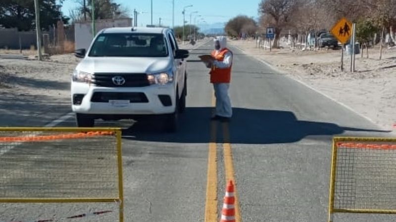 Camioneta donada traslada las muestras para ser analizadas en la Capital