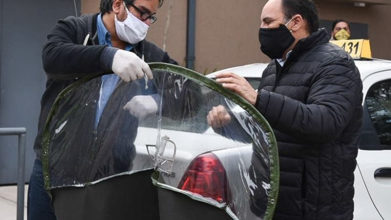 Aporte de mamparas para taxistas y remiseros