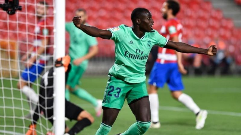 Real no afloja y se mantiene a cuatro puntos del Barcelona