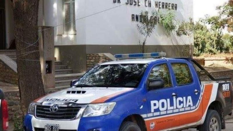 Quedó arrestado en la comisaría por golpear a su pareja