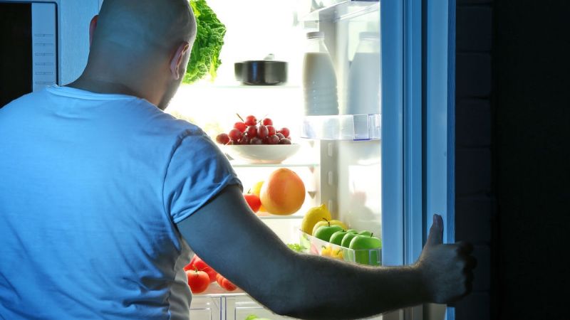 Abrir la heladera constantemente, produce un mayor consumo de energía eléctrica