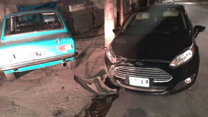 Mujer cayó de un auto en movimiento y fue abandonada: hay un detenido