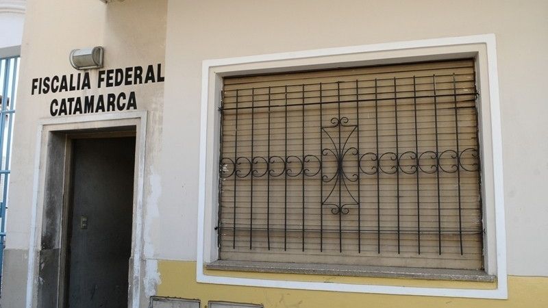 Piden investigar a una mujer repatriada que violó la cuarentena