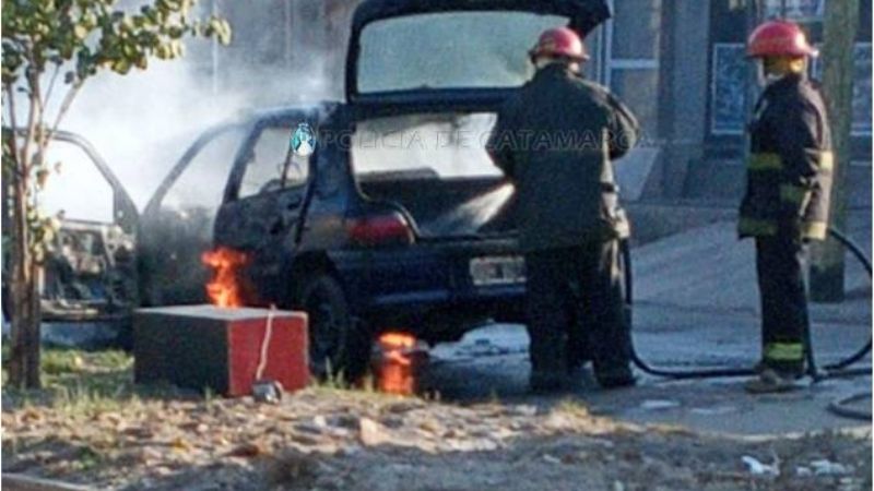 Se prendió fuego un auto