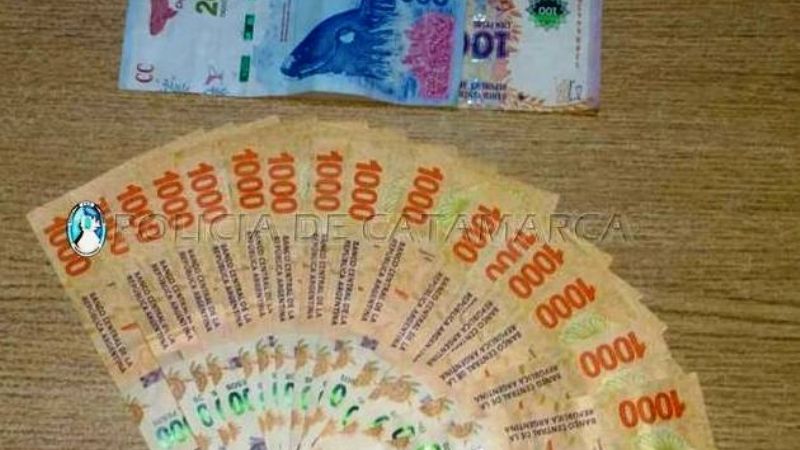 Trasladaban en un flete motos, freezer, motopartes y dinero