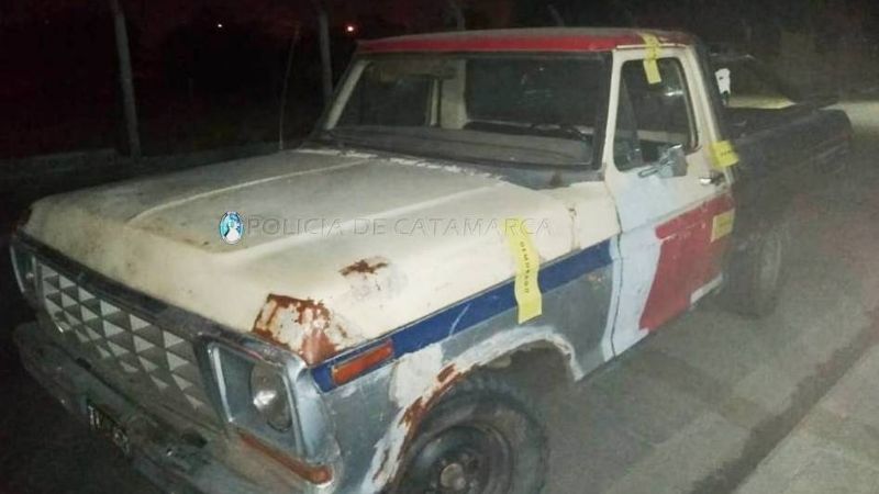 Trasladaban en un flete motos, freezer, motopartes y dinero