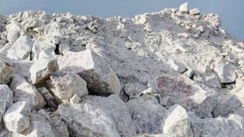 Estudian la inédita presencia de litio en roca