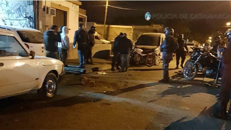 Clausuraron un taller mecánico por atender fuera de horario