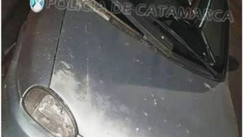 Atraparon a dos ladrones que robaron la batería a un auto estacionado