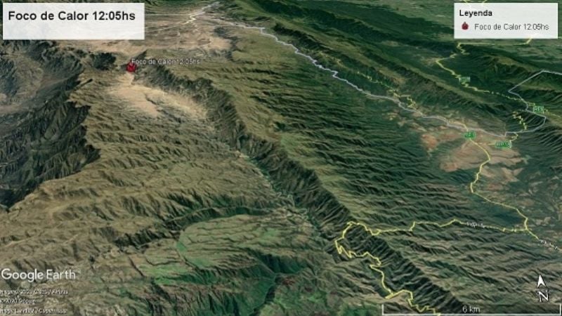 Combaten incendio forestal en Humaya