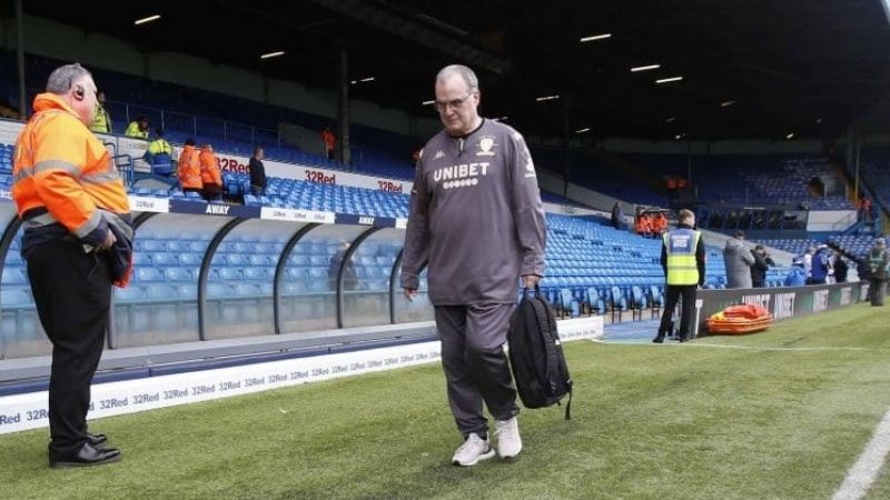 Leeds celebra ascenso y título contra el Derby County