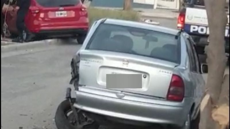 Auto descontrolado provocó violento choque