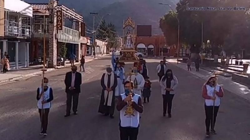 Pese al aislamiento, en Belén realizaron la procesión de la Virgen