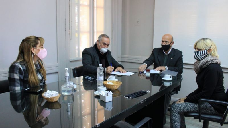 Firmaron convenio marco de cooperación e intercambio científico y técnico