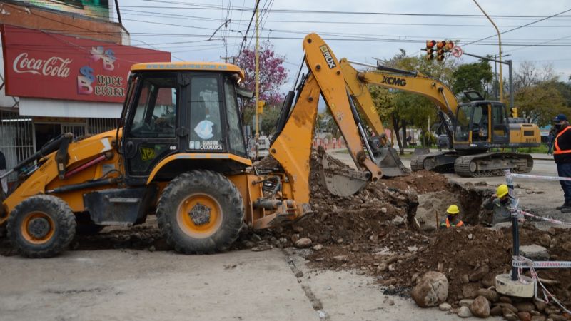 Renovación de colector cloacal en Av. Virgen del Valle y Belgrano