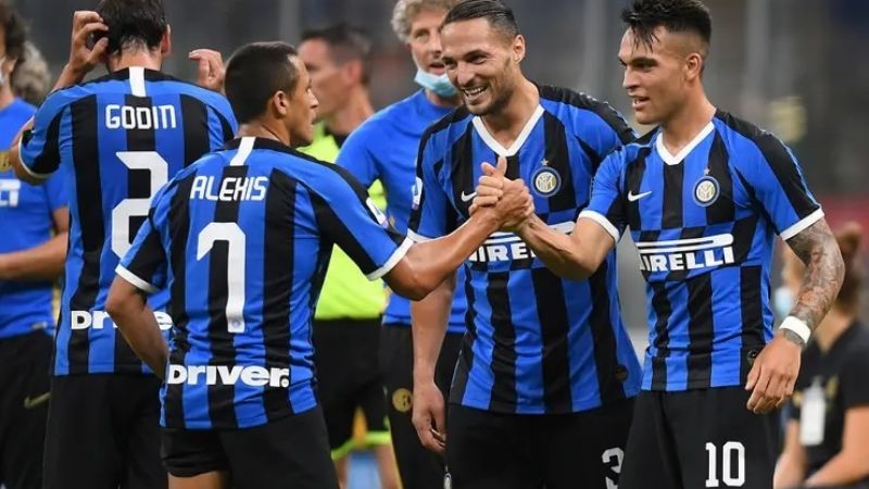 Juega el Inter de Lautaro y termina la serie sobre Bielsa
