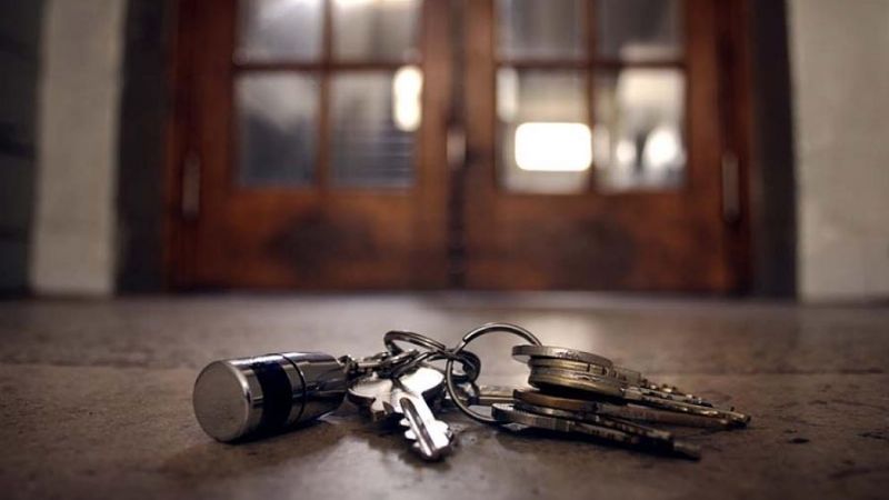 Mujer se descompensó en su departamento cerrado con llave