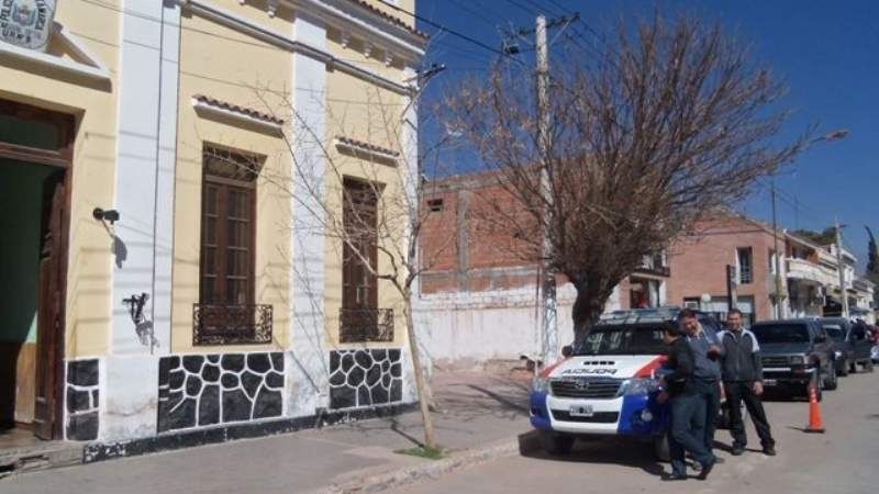 Detienen a un joven por exhibiciones obscenas