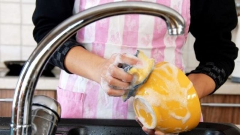 Ahorrar agua en la cocina: seis recomendaciones prácticas
