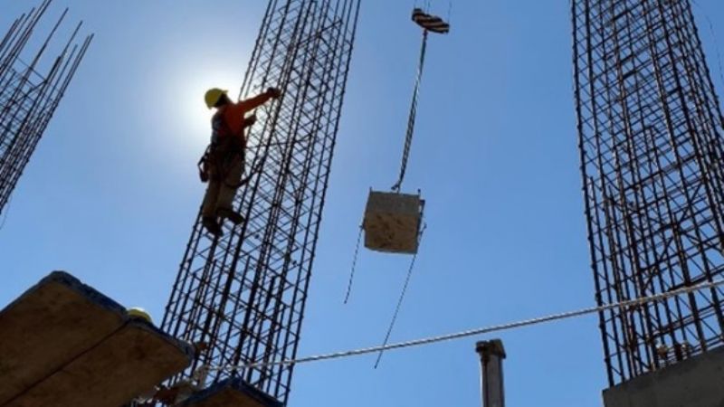 Extenderán por 60 días las suspensiones con una rebaja salarial del 25%