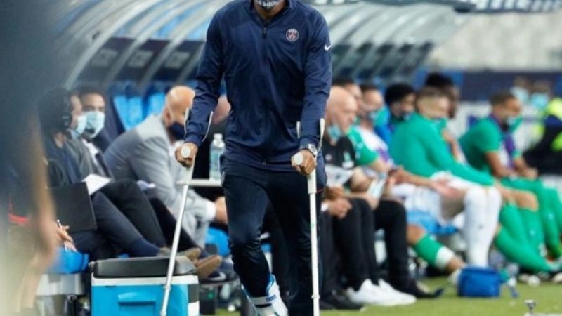 Terrible patada dejó a Mbappé fuera de la Champions