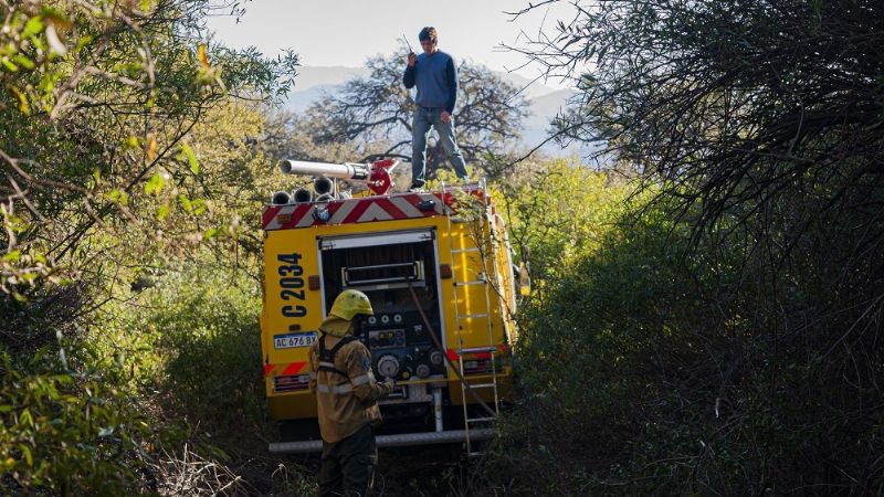 Combaten incendio de gran magnitud en Pomancillo